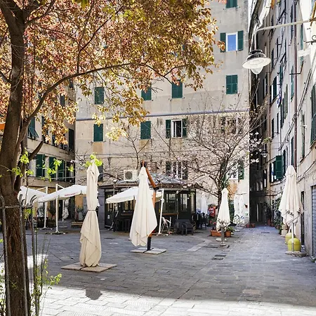 Central Corner In By Wonderful Italy جنوة